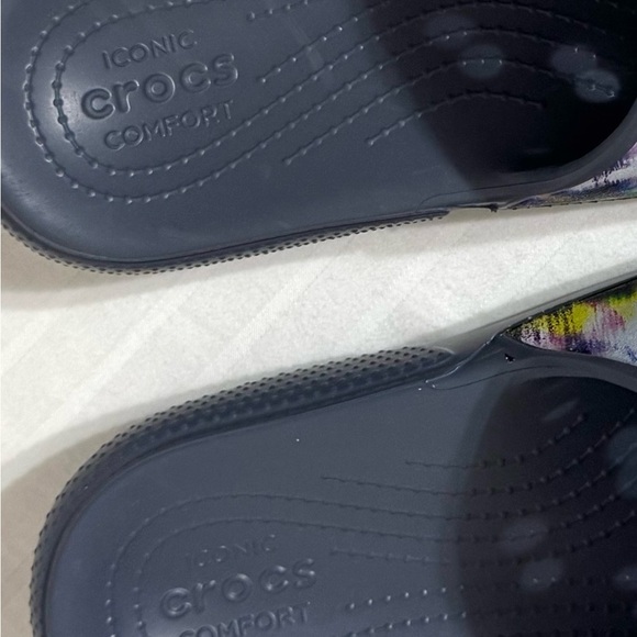 CROCS Classic Slide Sandals Meta Scape City Graphic Print Size 9 Men / 11 Women - Picture 9 of 15